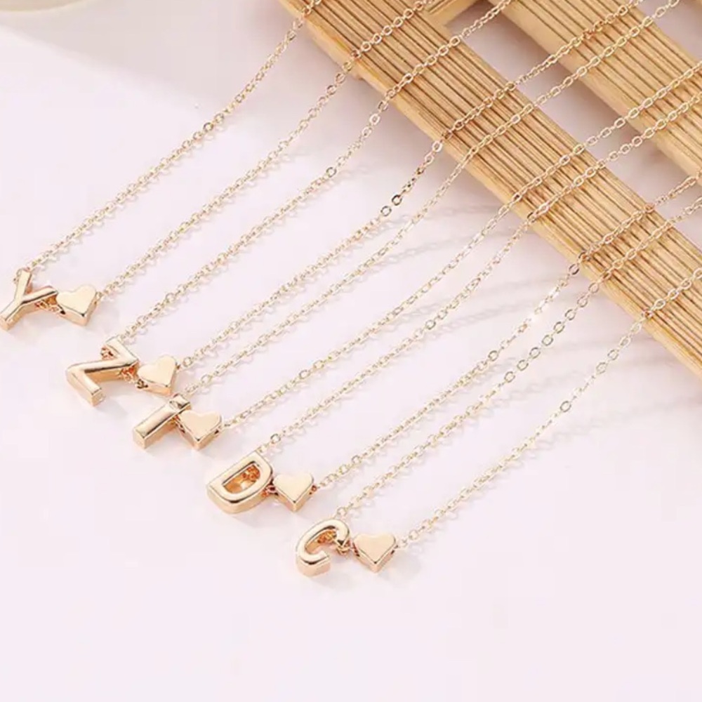 LETTER NECKLACE W/ HEART